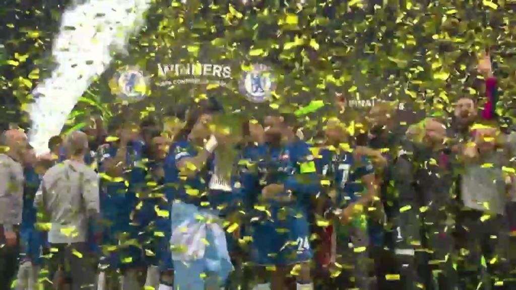 ?榮耀藍(lán)軍！歐協(xié)聯(lián)奪冠捧杯！里斯-詹姆斯高舉獎(jiǎng)杯全隊(duì)?wèi)c祝