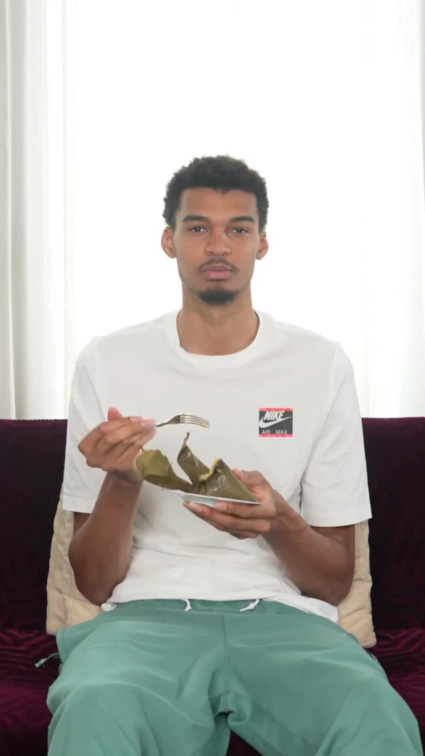 文班亞馬用中文祝吧友端午節(jié)安康 粽子一吃根本停不下來